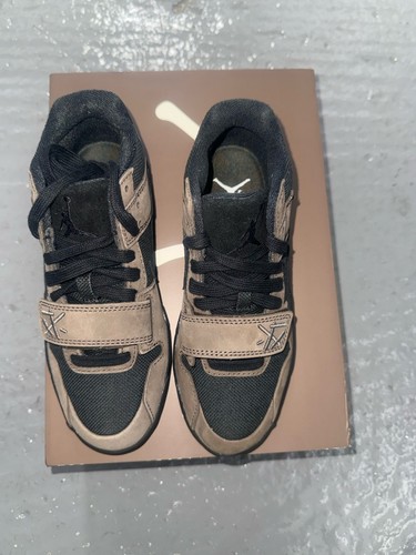 Travis scott jordan jumpman - x,